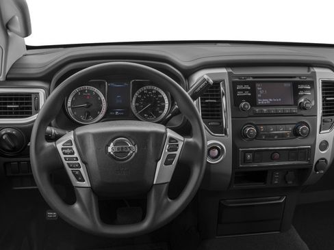 Used 2017 Nissan Titan SV AWD/4WD image 10