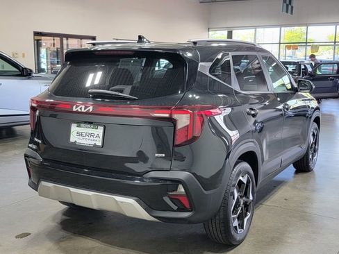 Used 2024 Kia Seltos EX AWD/4WD image 5