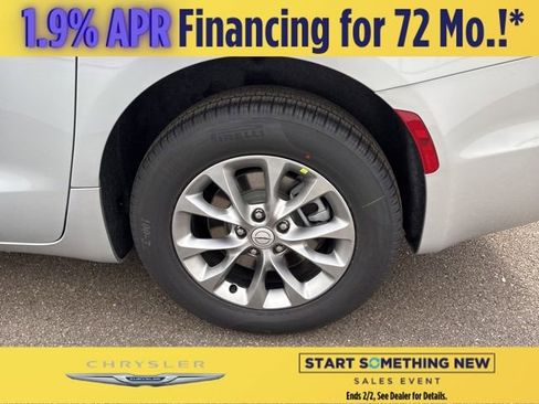 New 2026 Chrysler Pacifica Select image 29