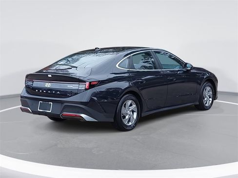 Certified 2025 Hyundai Sonata SE image 5