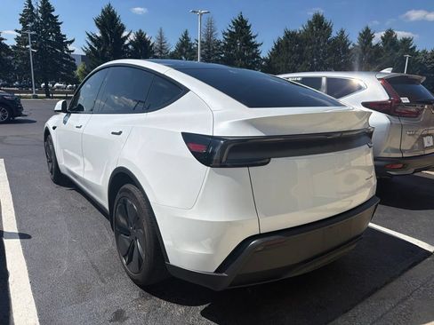 Used 2026 Tesla Model Y AWD image 2