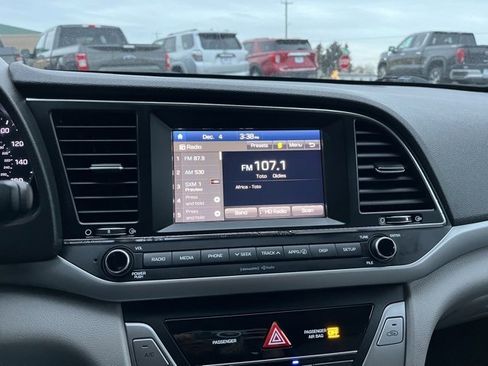 Used 2018 Hyundai Elantra SEL image 39