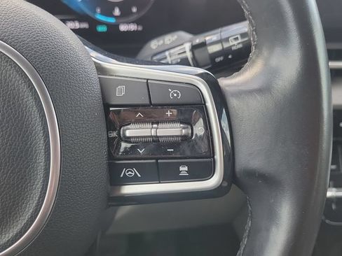 Used 2023 Kia Carnival SX FWD image 20