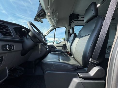 New 2025 Ford Transit 250 148 Medium Roof image 15