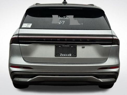 New 2026 Lincoln Nautilus Reserve w/ Jet Appearance Package image 7