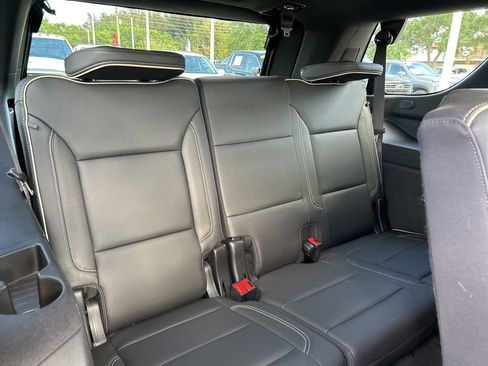 Used 2022 GMC Yukon SLT w/ SLT Luxury Package AWD/4WD image 51