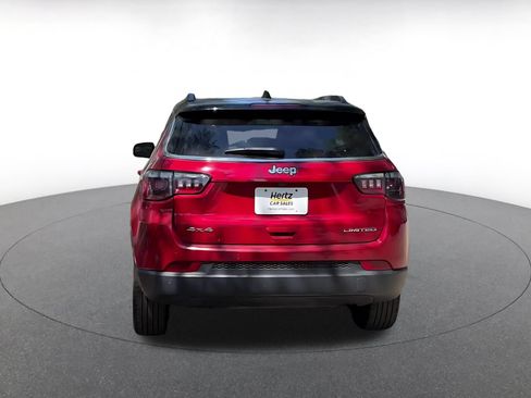 Used 2025 Jeep Compass Limited AWD/4WD image 9