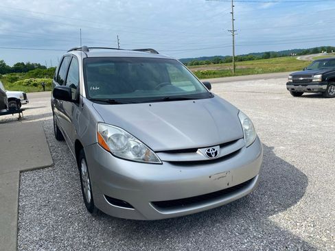 Used 2009 Toyota Sienna LE AWD/4WD image 4