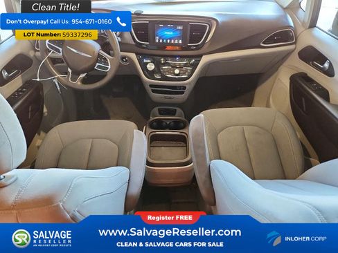 Used 2018 Chrysler Pacifica Touring Plus w/ Tire & Wheel Group FWD image 11