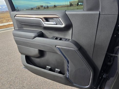 Used 2025 GMC Sierra 1500 Elevation w/ LPO, Elevation Black Package image 18