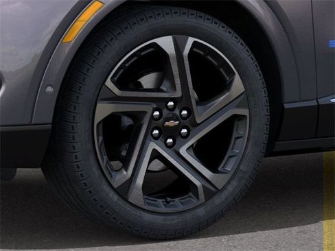 New 2025 Chevrolet Equinox EV LT image 9