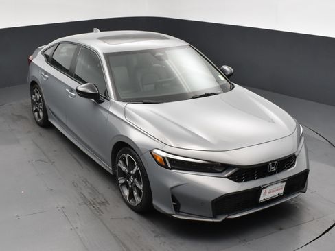 Used 2025 Honda Civic Sport image 17