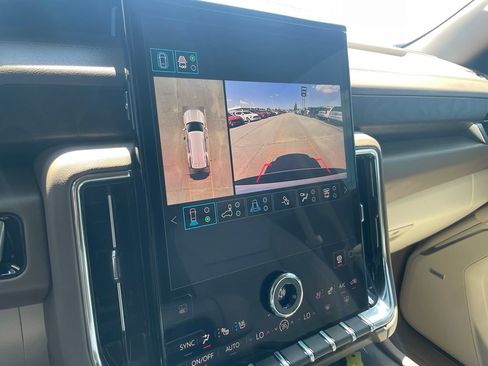 Used 2026 GMC Yukon Denali w/ Denali Reserve Package AWD/4WD image 18