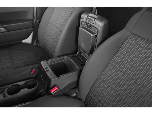 Used 2018 Jeep Wrangler Unlimited Sport S AWD/4WD image 11