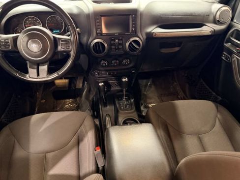 Used 2017 Jeep Wrangler Unlimited Sport w/ Quick Order Package 24S AWD/4WD image 32