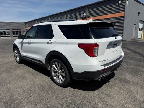 Used 2023 Ford Explorer Platinum w/ Technology Package AWD/4WD image 6