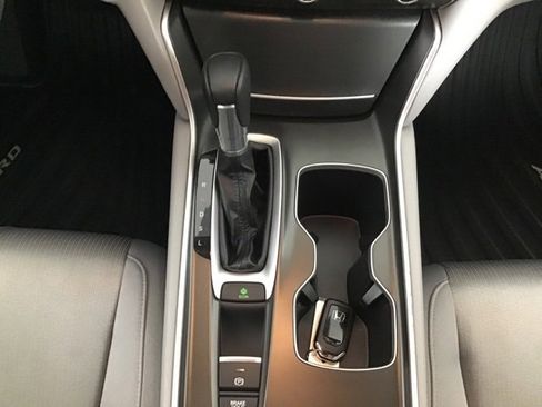 Used 2019 Honda Accord EX image 11