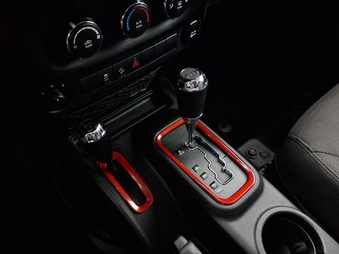 Used 2018 Jeep Wrangler Unlimited Sport S image 7