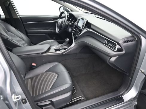 Used 2024 Toyota Camry SE FWD image 12