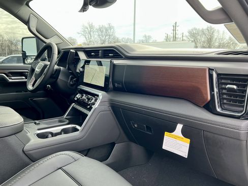 New 2026 GMC Sierra 2500 Denali w/ Denali Reserve Package image 39