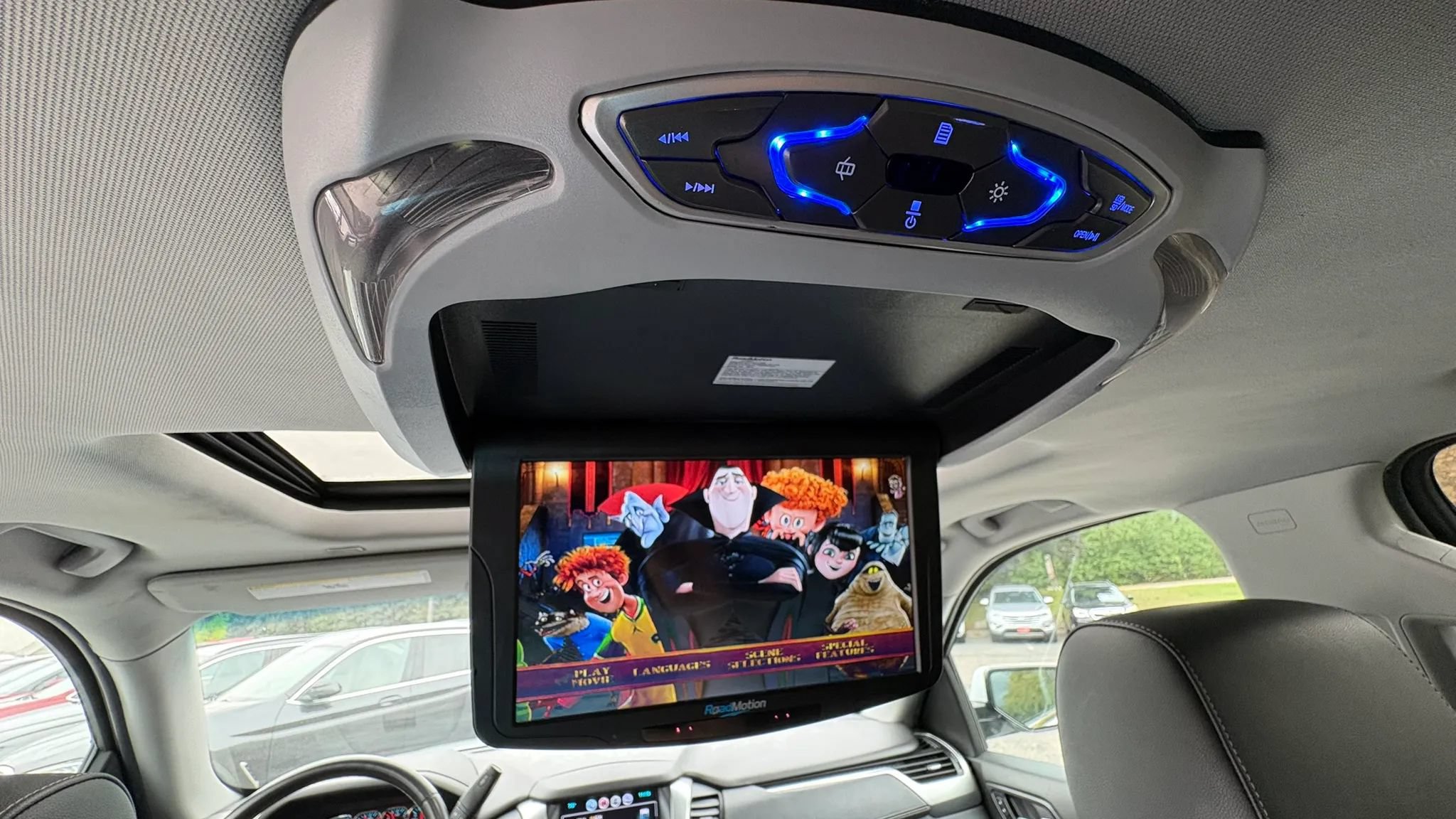 Used 2018 Chevrolet Suburban LT AWD/4WD image 32