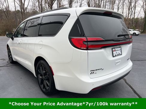 Certified 2025 Chrysler Pacifica Limited image 7