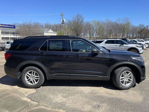 New 2026 Ford Explorer Active image 2