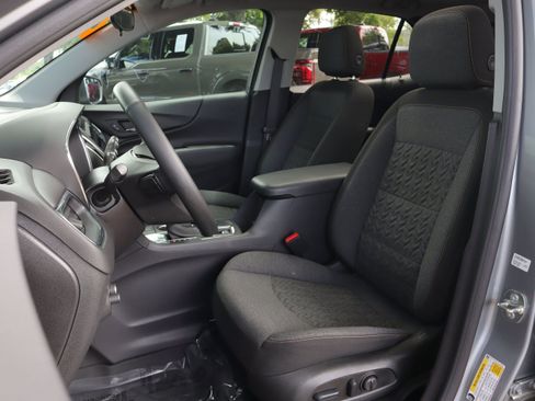 Used 2024 Chevrolet Equinox LT FWD image 9