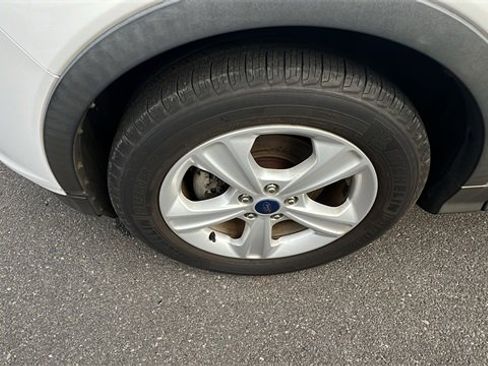 Used 2016 Ford Escape SE image 9