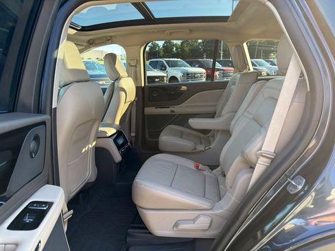 Used 2021 Lincoln Aviator Reserve w/ Equipment Group 201A AWD/4WD image 14