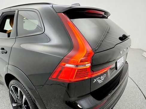 Certified 2023 Volvo XC60 B5 Ultimate w/ Climate Package AWD/4WD image 29