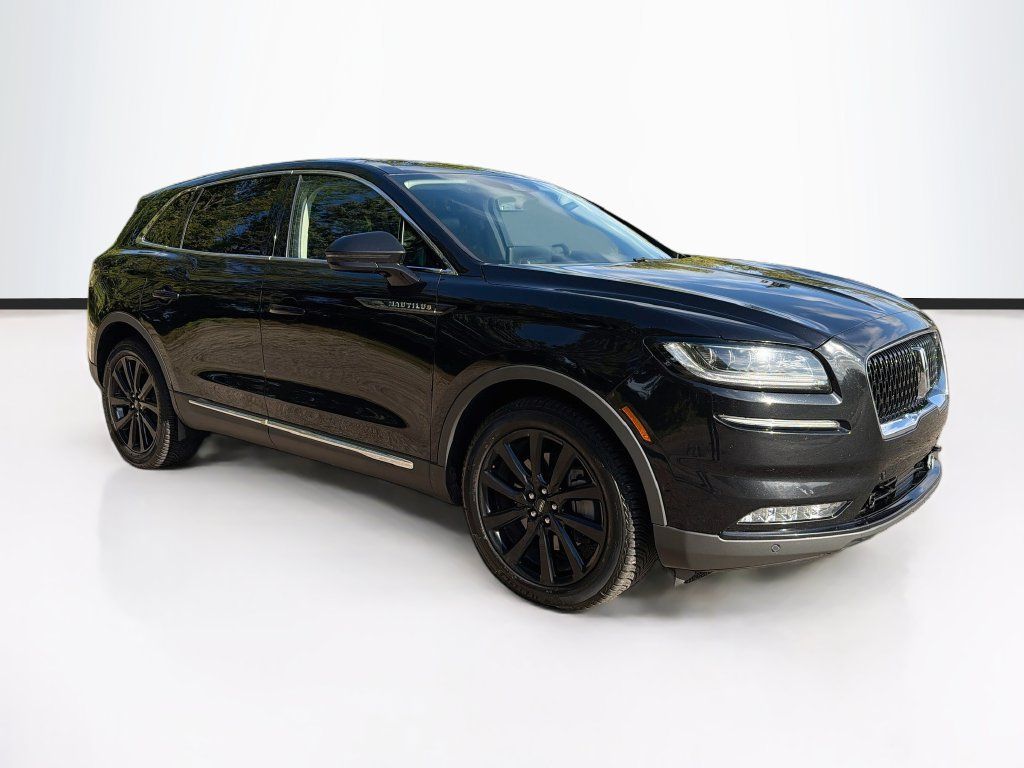 Used 2021 Lincoln Nautilus Reserve w/ Equipment Group 202A AWD/4WD image 3