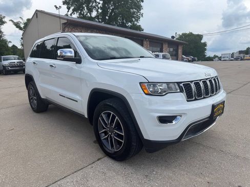 Used 2019 Jeep Grand Cherokee Limited AWD/4WD image 3