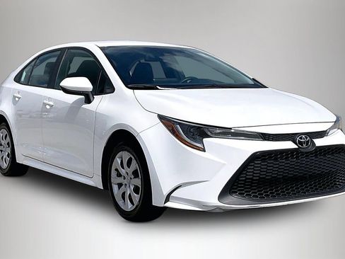 Used 2022 Toyota Corolla LE image 1
