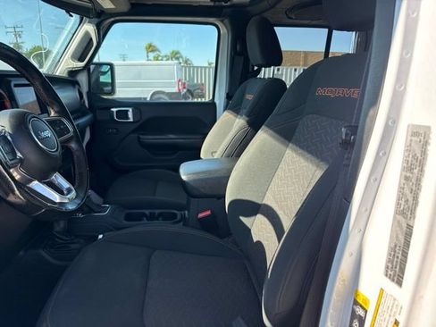 Used 2021 Jeep Gladiator Mojave w/ LED Lighting Group AWD/4WD image 9