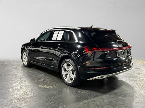 Used 2019 Audi e-tron Prestige w/ Prestige Package AWD/4WD image 5