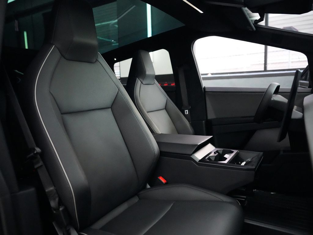 Used 2024 Tesla Cybertruck Cyberbeast AWD/4WD image 29