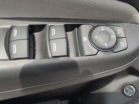 New 2025 Buick Envista Avenir image 18