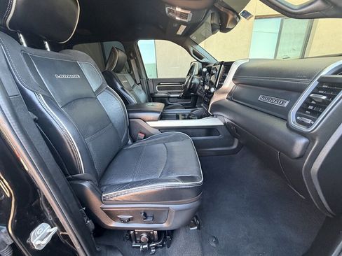 Used 2019 RAM 2500 Laramie w/ Black Appearance Package AWD/4WD image 23