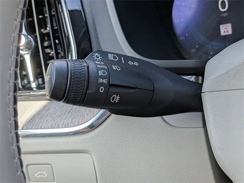 Used 2023 Volvo XC60 B5 Plus w/ Climate Package image 31