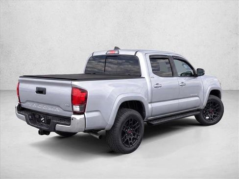 Used 2018 Toyota Tacoma SR5 RWD image 7