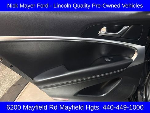 Used 2025 Genesis G70 2.5T image 16