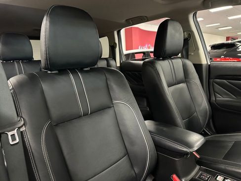 Used 2018 Mitsubishi Outlander GT AWD/4WD image 31