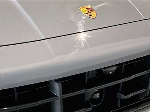 Used 2025 Porsche Cayenne GTS image 33