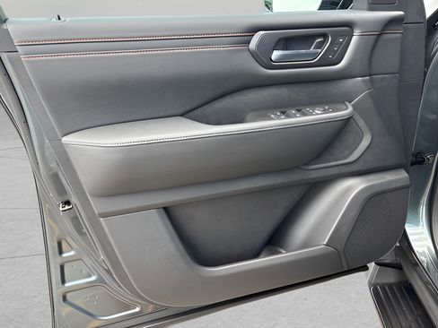 New 2026 Nissan Armada PRO-4X AWD/4WD image 10