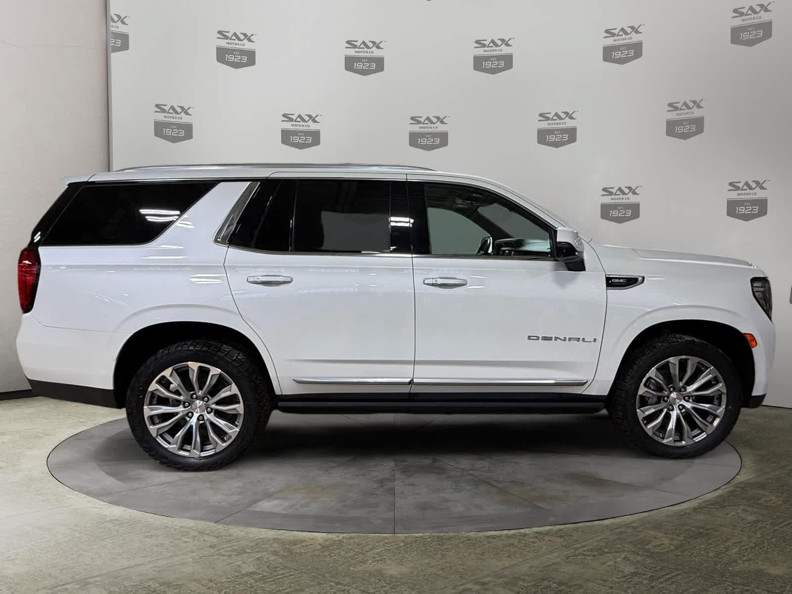 Used 2021 GMC Yukon Denali w/ Denali Premium Package AWD/4WD image 6