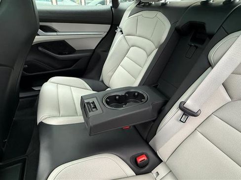 Used 2022 Porsche Taycan 4S image 22