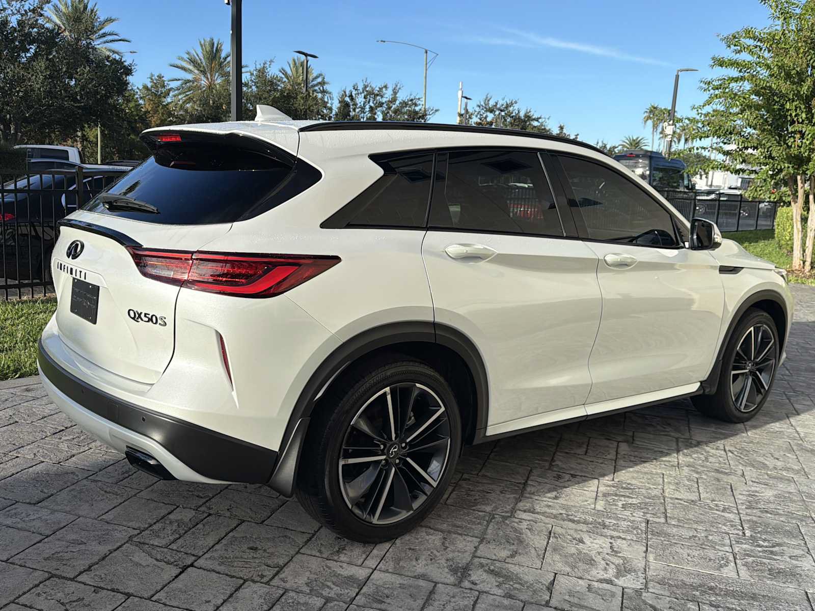 Used 2024 INFINITI QX50 Sport FWD image 3