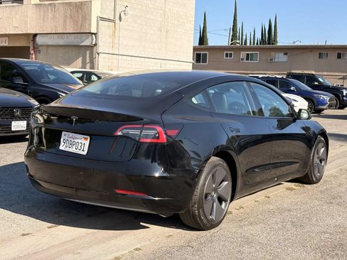 Used 2022 Tesla Model 3 Standard Range RWD image 4