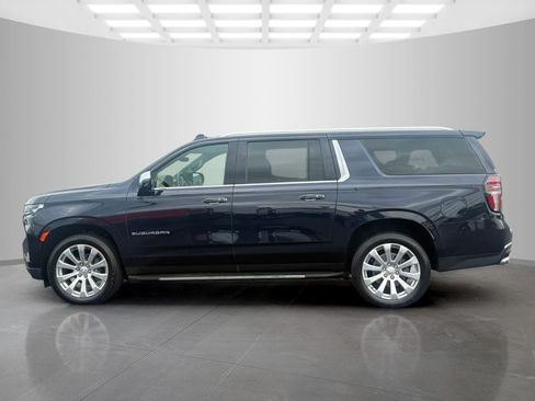 Used 2024 Chevrolet Suburban Premier w/ Premium Package AWD/4WD image 6